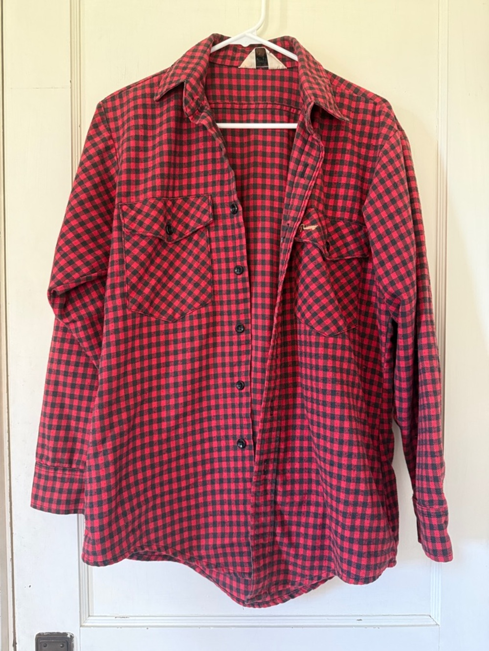 Vintage Casual Red and Black Check Button-Down Shirt